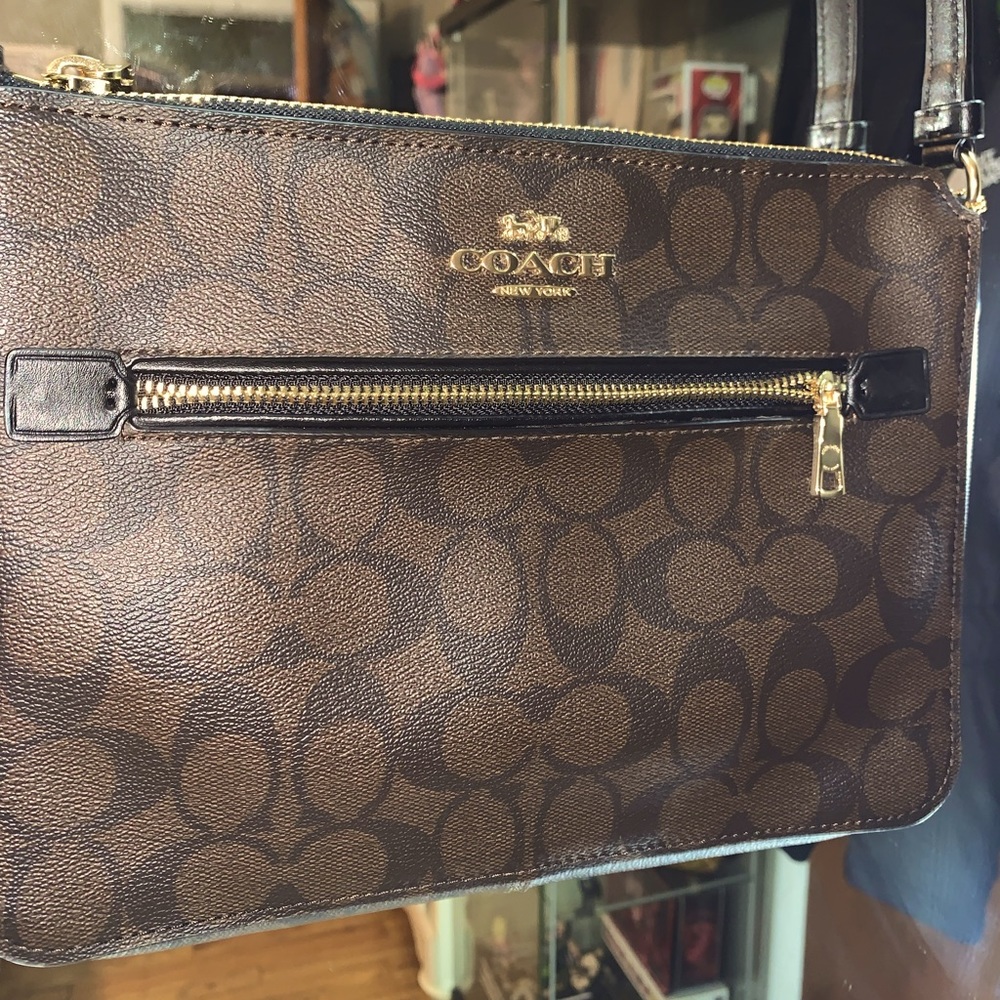 Leather Coach crossbody gallery style purse